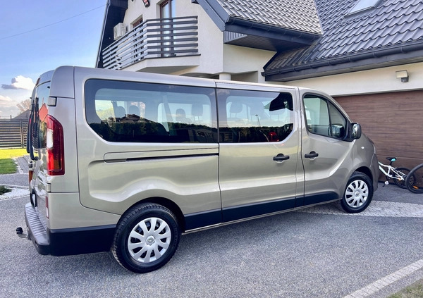 Renault Trafic cena 104998 przebieg: 80000, rok produkcji 2018 z Płock małe 497
